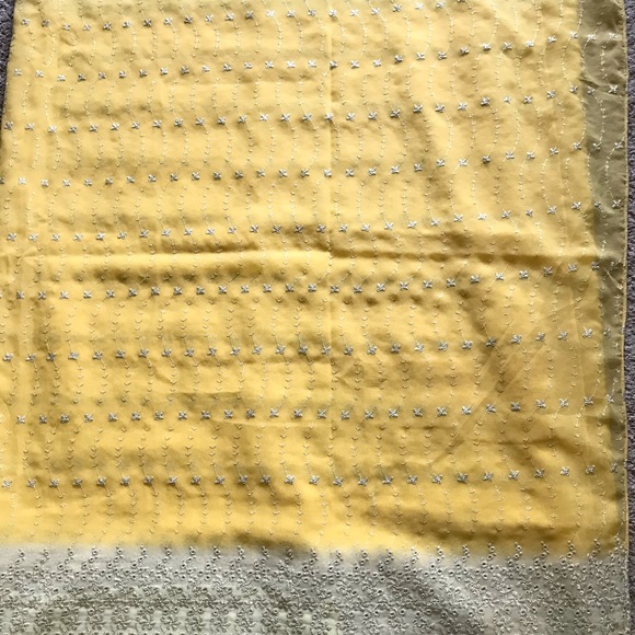 Yellow and White Georgette Sari - Picture 2 of 6